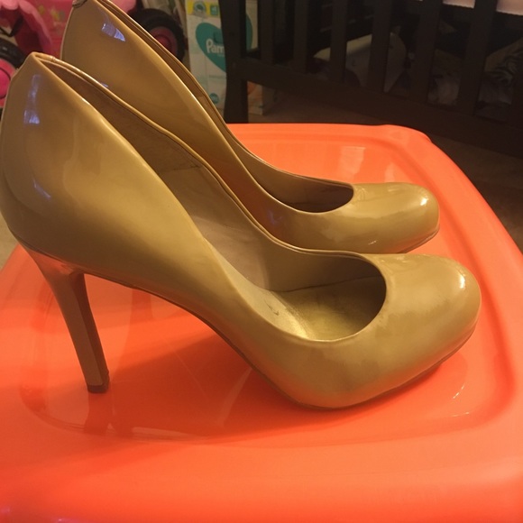Jessica Simpson Nude High Heels size 9 - Picture 2 of 2
